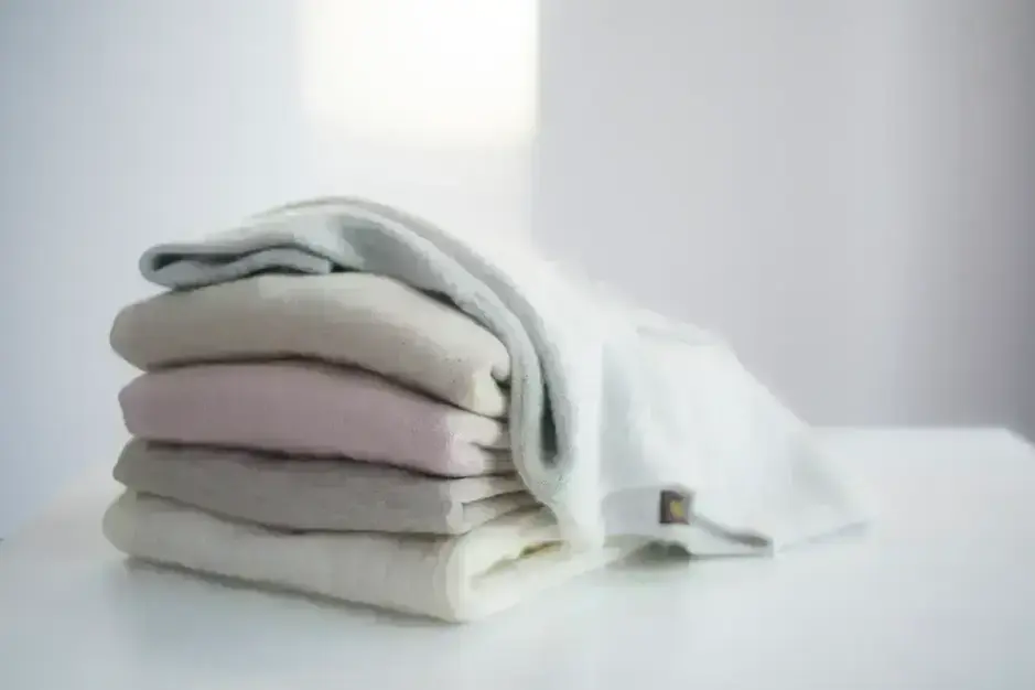 【南青山】UTO｜アパレル販売スタッフ（社会に誇れるモノづくりに関わりませか？）のカバー写真