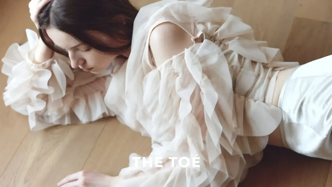 【正社員・契約社員】「THE TOÉ」ショップスタッフ│ブランド初の旗艦店のカバー写真