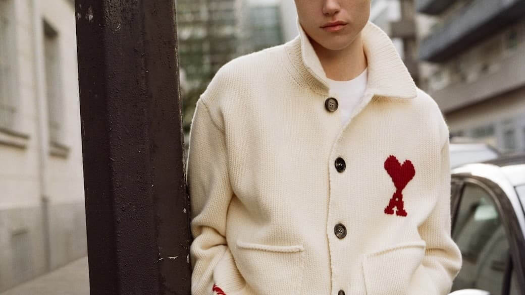 【販売｜御殿場アウトレット】入社初日から使える休暇＆社割あり！のカバー写真