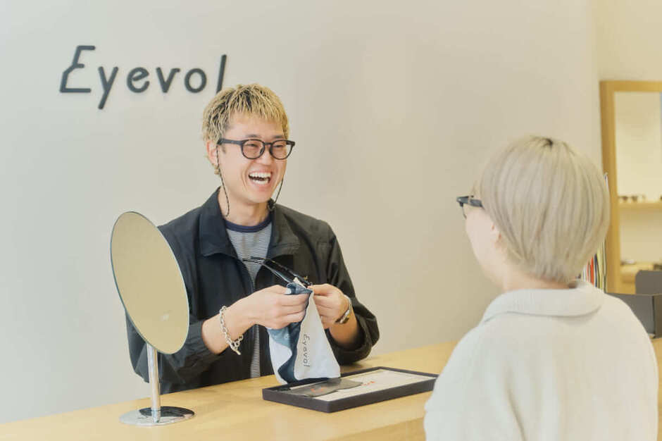 【27卒本選考】『EYEVAN』未経験歓迎！ファッション業界で成長できるチャンスのカバー写真