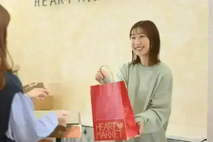 【東京_販売スタッフ】「ありがとう」が行き交う社風で、変革期を支えるお店づくりのカバー写真