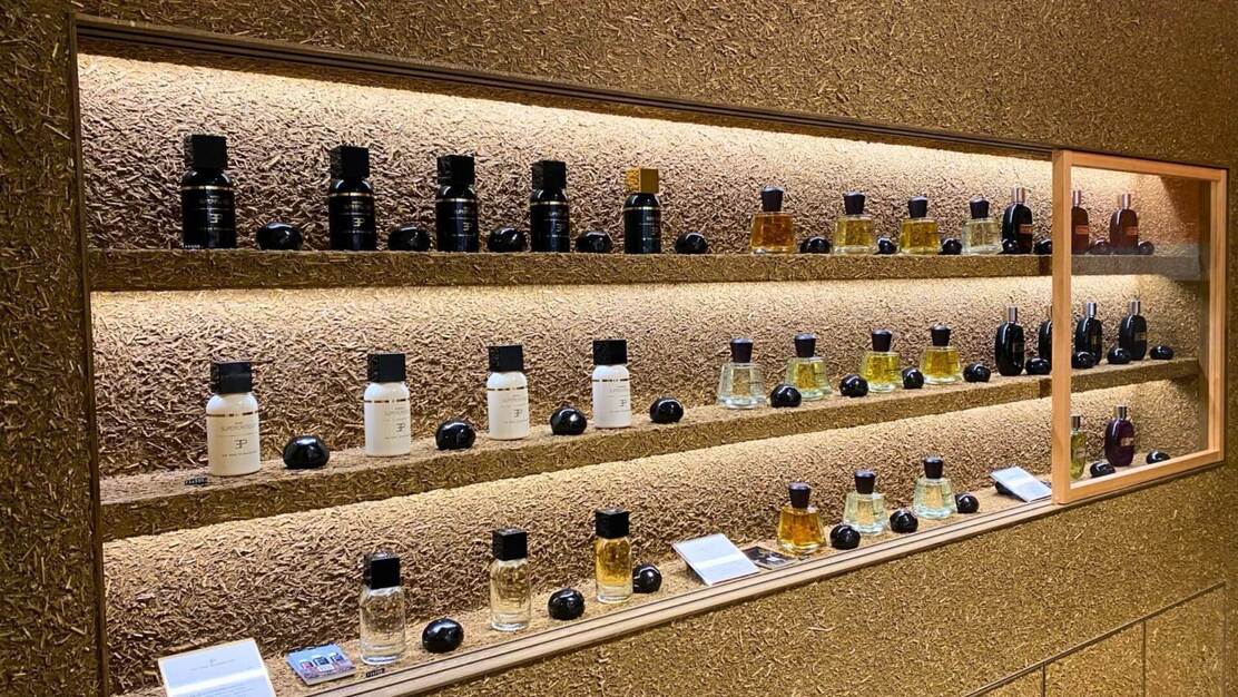 PHAETON FRAGRANCE FIELD販売スタッフ@阪急うめだ本店のカバー写真