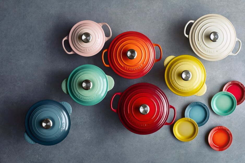 【神戸】歴史あるブランド『ル・クルーゼ』の販売スタッフ｜ワークライフバランス◎のカバー写真