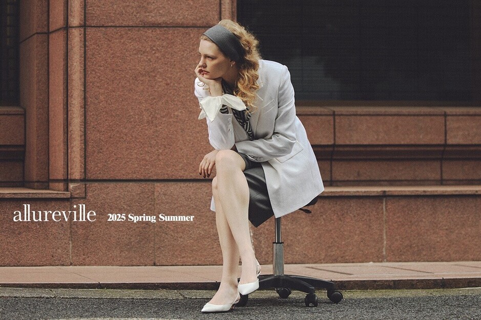 【全国積極採用｜正社員｜休日休暇125日】レディースアパレル販売スタッフのカバー写真