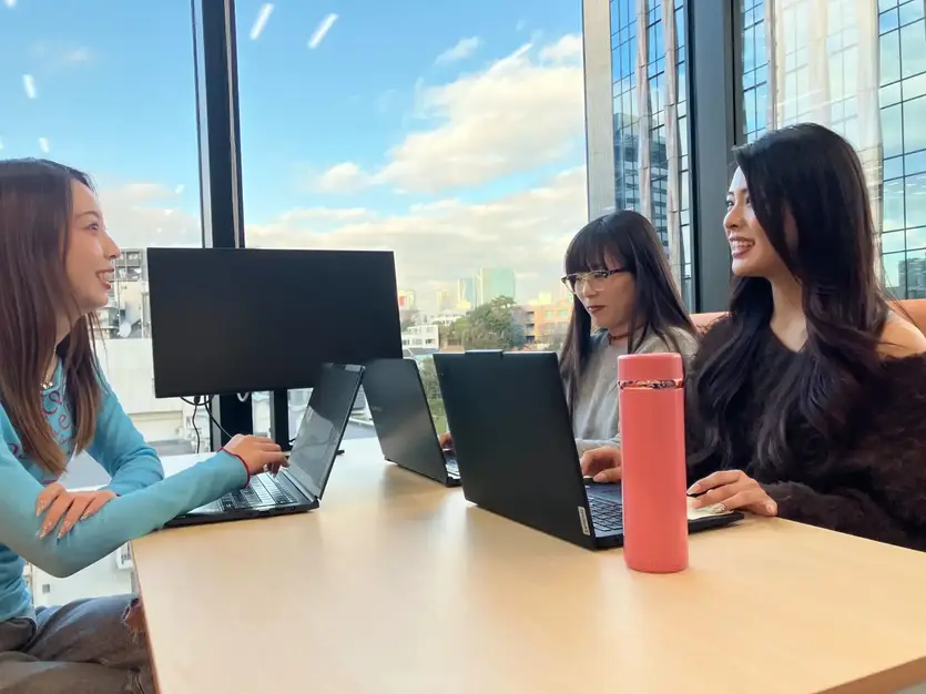 ブランド成長を支える【FC事務】未経験OK＊大崎新築オフィス！服装・ネイル自由◎のカバー写真