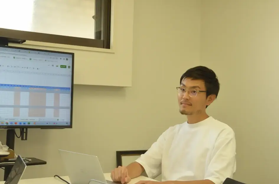 【ECサイト運用】クライアント企業の売上拡大を最大化するEC運用・コンサルタントのカバー写真