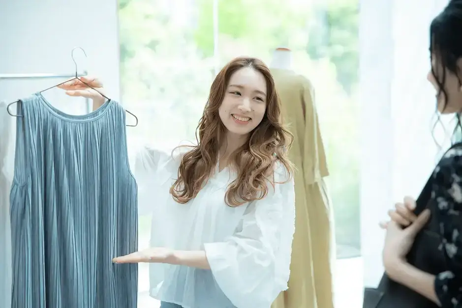 【POPUP】期間限定短期アパレル販売スタッフ／4/1～4/7／＠新宿伊勢丹のカバー写真