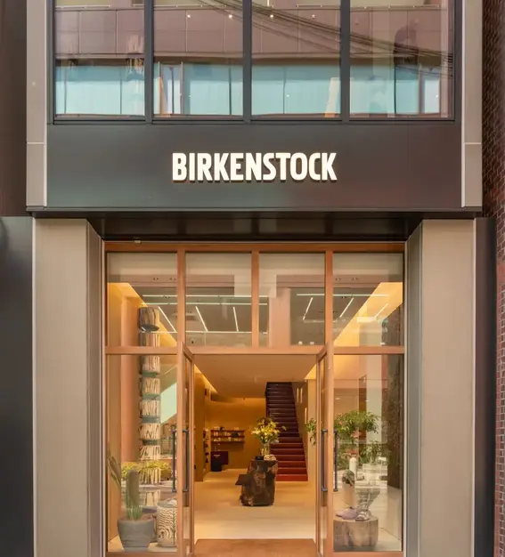 【BIRKENSTOCK】直営店販売スタッフ募集 / 心斎橋のカバー写真
