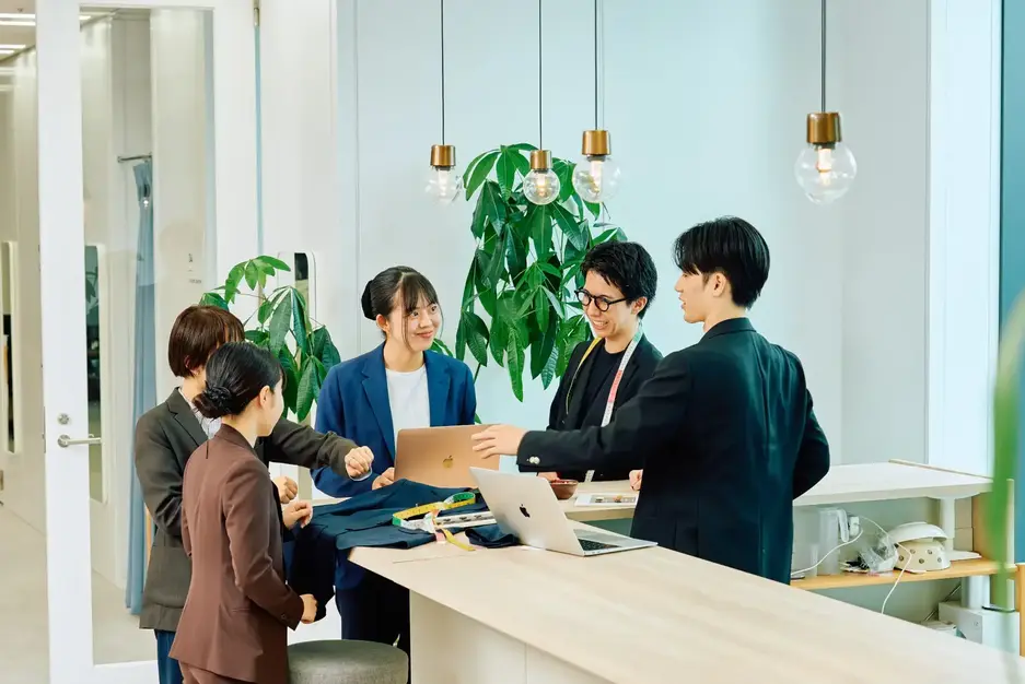 【27卒】広がるキャリア　ファッション×ITで業界を変えるのカバー写真