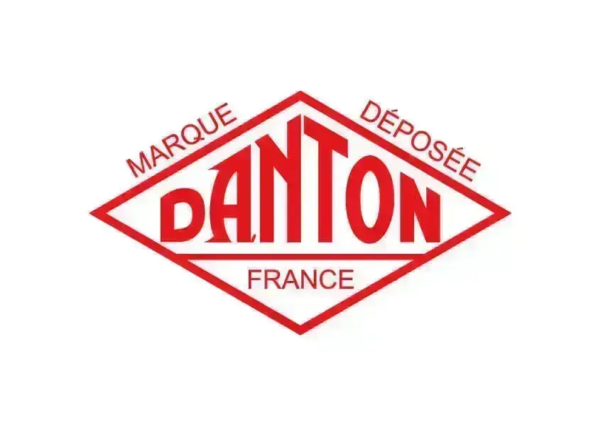 「ORCIVAL」「DANTON」などマーケティング担当｜ブランドディレクションのカバー写真