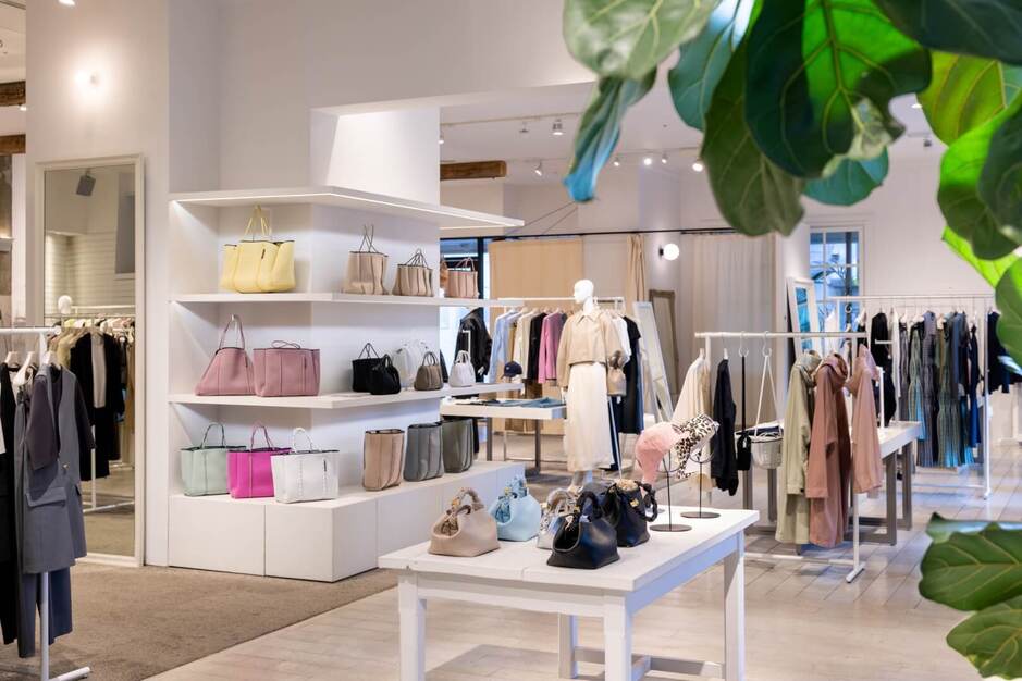 ★特別支給10万円★【高感度セレクトショップ│店長候補】年間休日110日以上のカバー写真