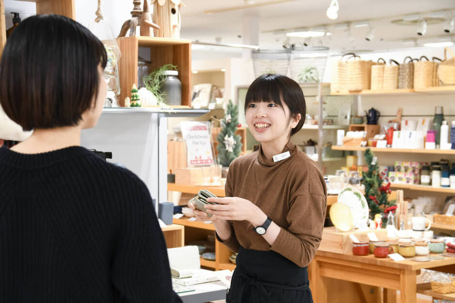 【契約社員】生活雑貨の販売スタッフ／deuxC 大丸下関のカバー写真