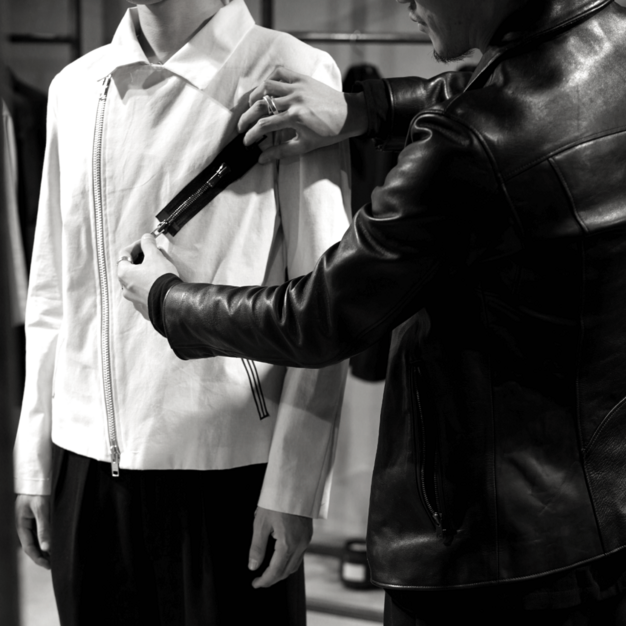 パタンナー、縫製技術者（オーダーメイド／仮縫い・縫製スキル必須）のカバー写真