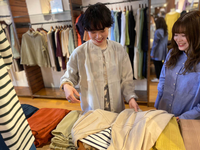 【販売｜正社員】warehouse 御殿場プレミアムアウトレット店のカバー写真