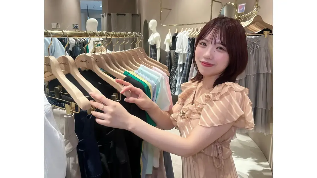 【社割50％・制服貸与】半期に一度昇格・昇給のチャンスあり！インセンティブ制度◎のカバー写真