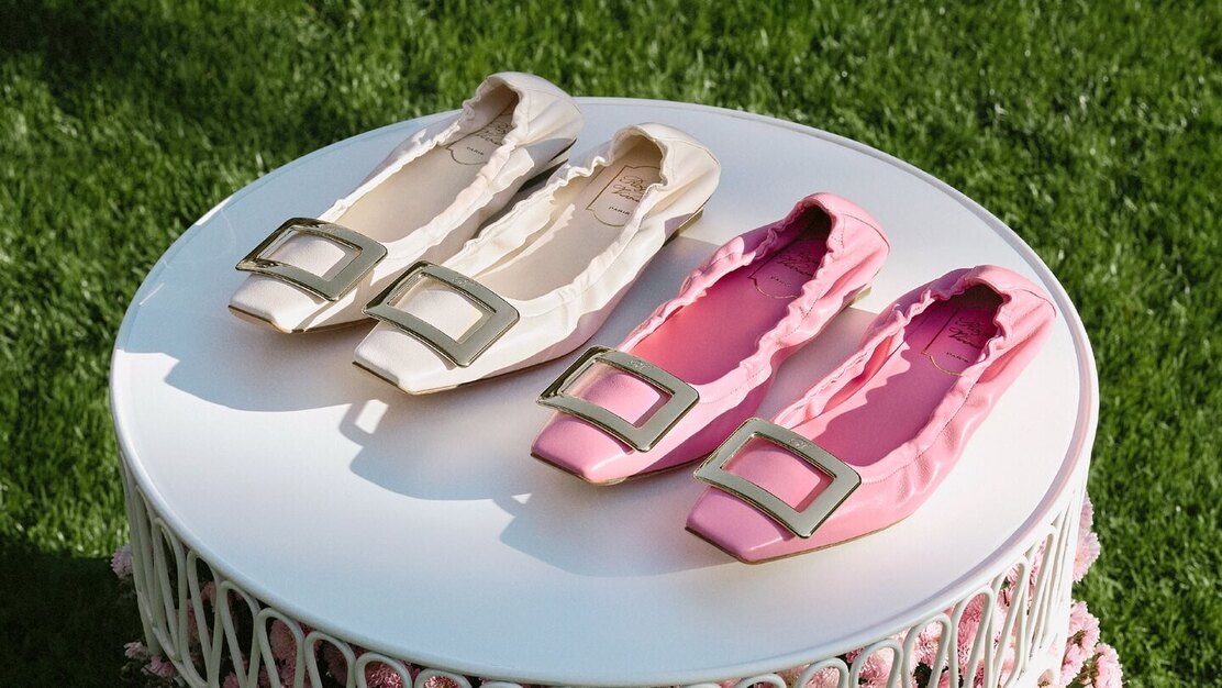 ロジェ・ヴィヴィエ　神戸阪急セールスアソシエイト（販売員）　のカバー写真