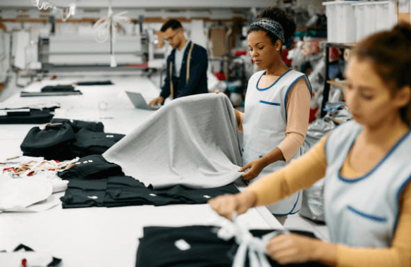 検品員募集/OEM/千駄ヶ谷/有名ブランド　服装自由/土日祝日休みのカバー写真