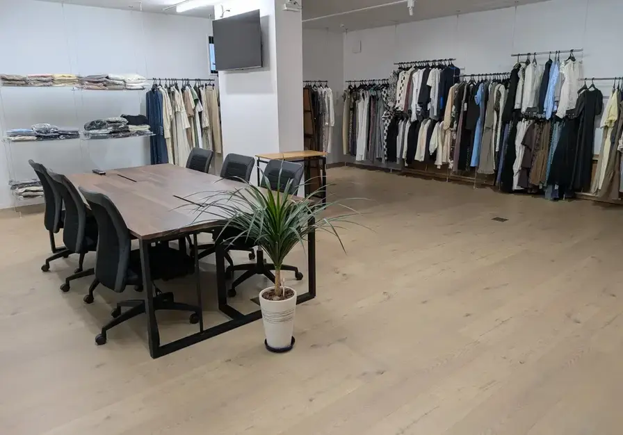 三重・四日市でアパレル営業！急成長中のWEBブランドで仕掛け人にのカバー写真