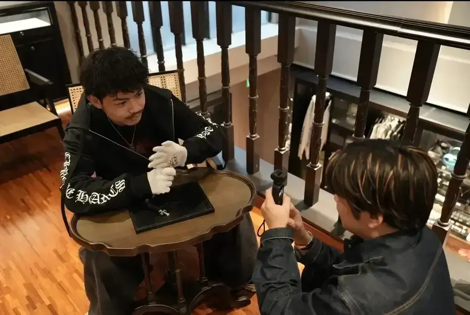 【正社員】シルバーアクセサリーブランドのSNS運用・制作スタッフ 完全週休2日のカバー写真