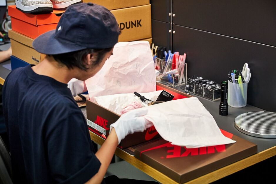 【社員募集】スニーカー/ストリートウェア鑑定士/スニダンDROP心斎橋店のカバー写真