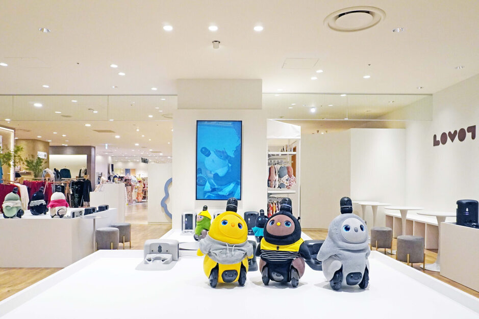 【EXPO/オープニング】LOVOTストアのライフデザイナー（販売スタッフ）のカバー写真