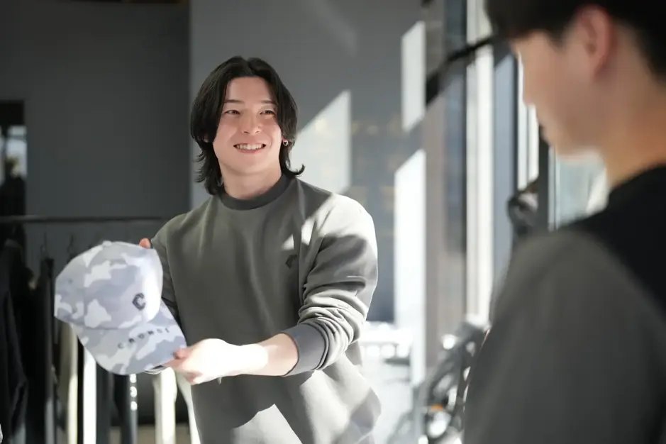【CRONOS 表参道フラッグシップ】ブランドの世界観を体現する店舗スタッフ募集のカバー写真