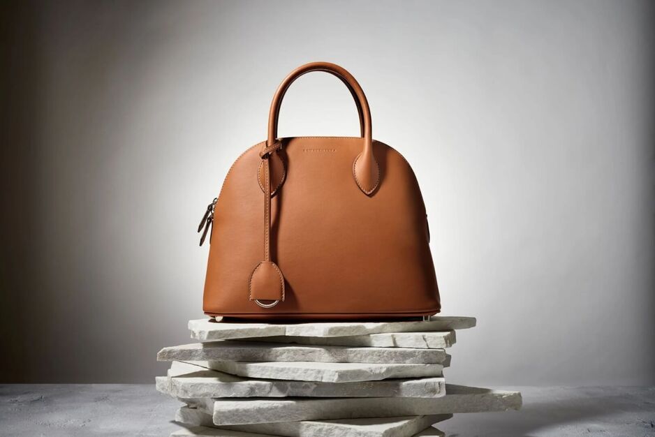 【デザインアシスタント】レザーアイテムの商品企画・デザイン@六本木のカバー写真