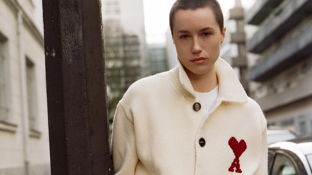 【販売｜三田アウトレット】年間休日125日！入社初日から使える休暇＆社割あり！のカバー写真