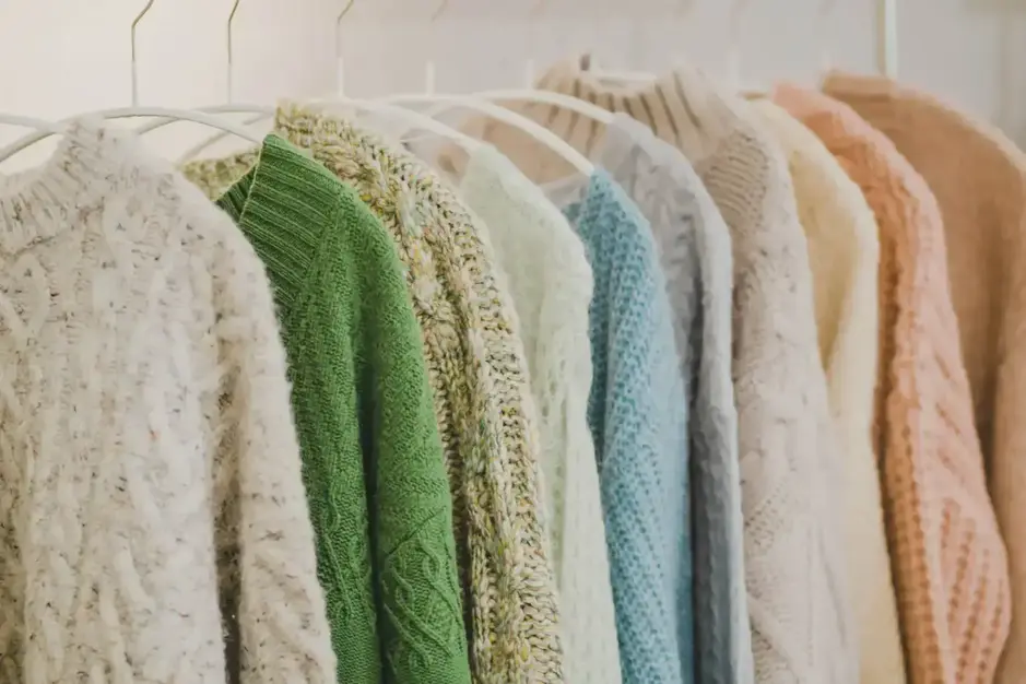 【東京｜営業職】ニットアパレル｜ODM｜OEM｜賞与年2回｜土日休みのカバー写真