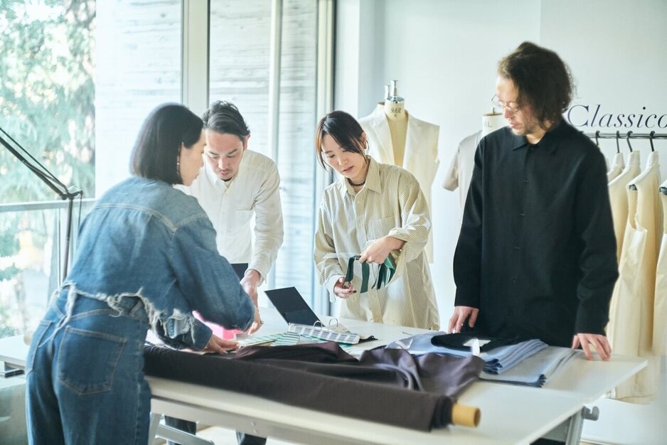 繊維商社経験者、必見！BtoBtoBの代理店営業経験が活かせる、医療アパレル営業のカバー写真