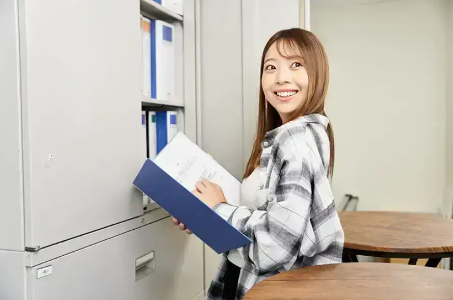 経理オープンポジション｜スタッフ〜マネージャーまで同時募集◎フレックス◎服装自由のカバー写真