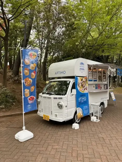 自由度満点グリークヨーグルトカフェAPTIMO キッチンカー調理販売スタッフ募集のカバー写真