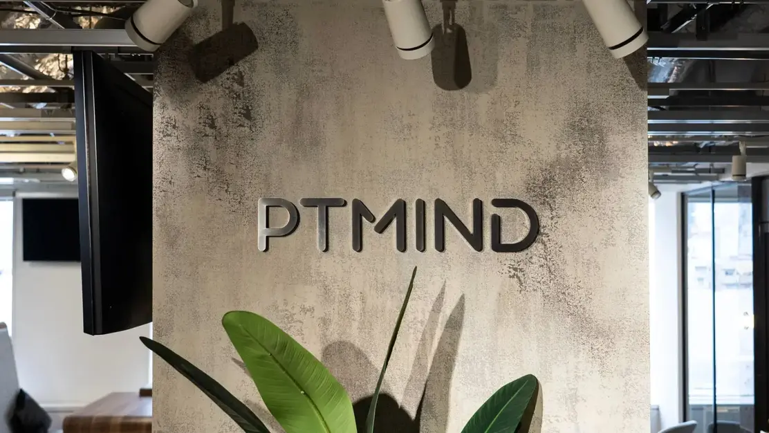 新宿本社【VIVAIA】Amazon 運営｜ECチャネル立ち上げ担当／賞与年2回のカバー写真