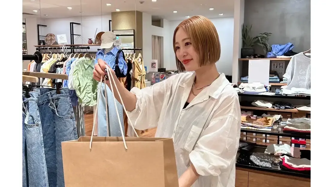 【社割60％・制服貸与】半期に一度昇格・昇給のチャンスあり！インセンティブ制度◎のカバー写真