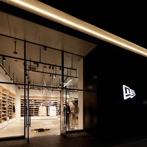 【年棒330万円～高待遇】直営店 ニューエラ神戸｜ストアスタッフを積極募集中！｜のカバー写真