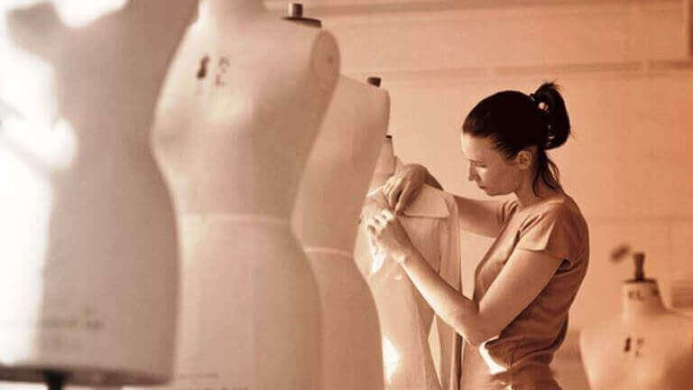 8681_トラッドベース、肩の力を抜いてファッションを楽しむブランド_デザイナーのカバー写真