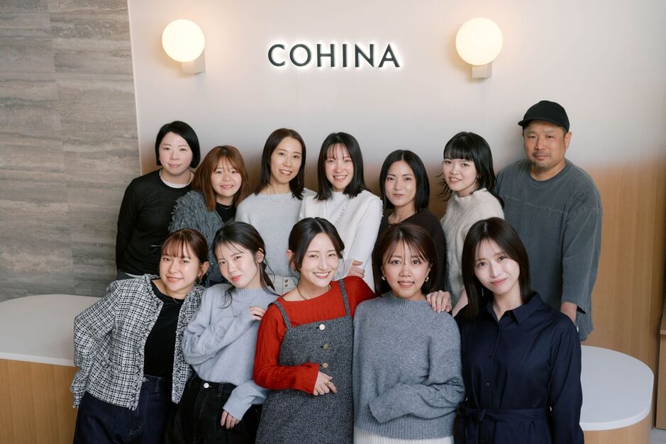 【渋谷｜販売（店長候補）】小柄女性向けアパレルブランド『COHINA』のカバー写真