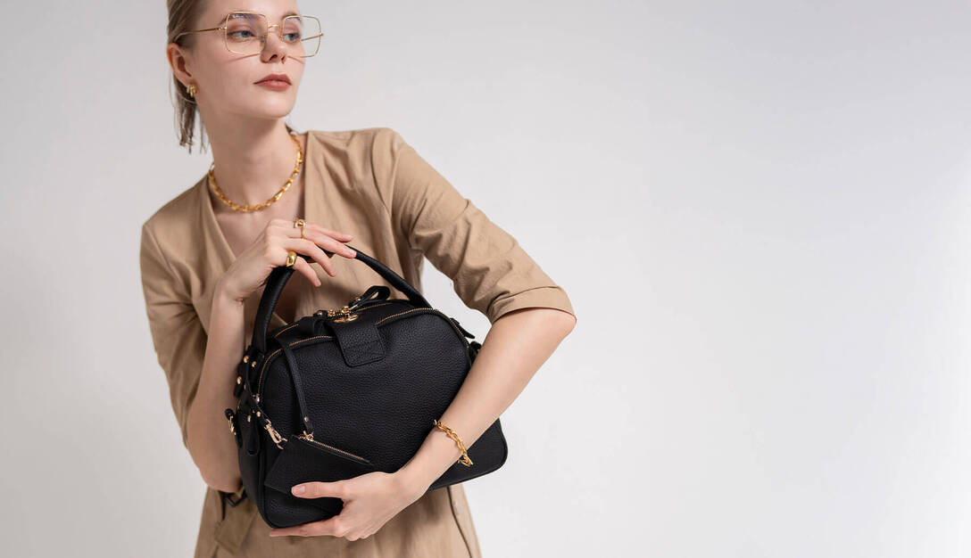 「届くワクワク」を設計する。自社ECバッグブランドのロジスタッフ／社員登用ありのカバー写真