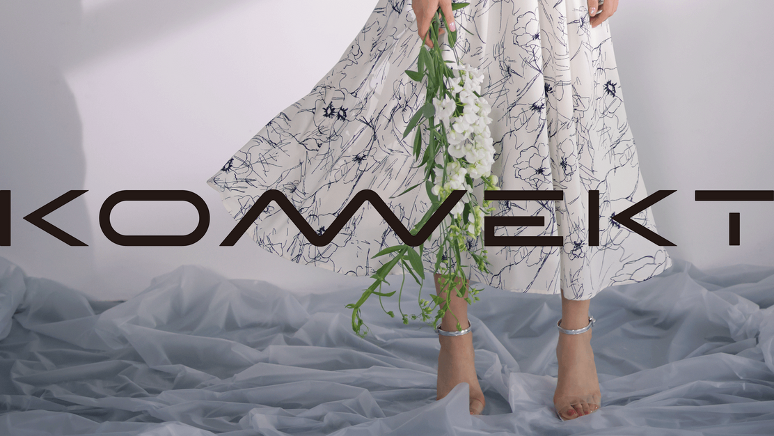 【企画デザイナー】有名アーティストやアニメのコンサートグッズのカバー写真