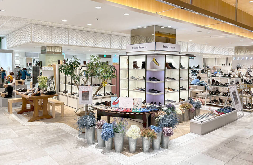 神戸発シューズブランド EmmaFrancis短期販売スタッフ｜有楽町マルイ店のカバー写真