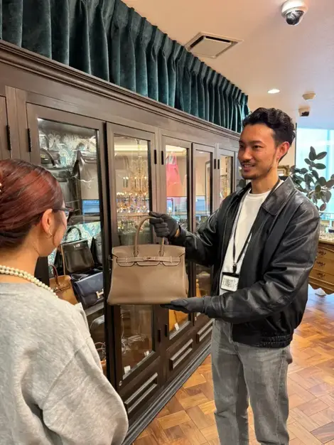 【表参道】インスタフォロワー71万人超えのヴィンテージショップ｜髪色ネイル自由♪のカバー写真