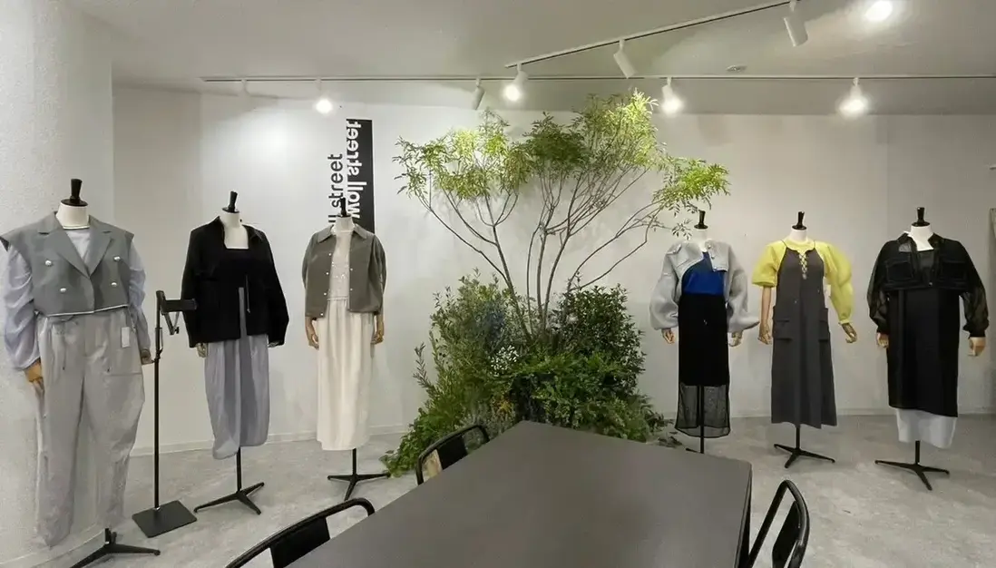アパレルデザイナー【レディース・布帛】★正社員・名古屋★のカバー写真