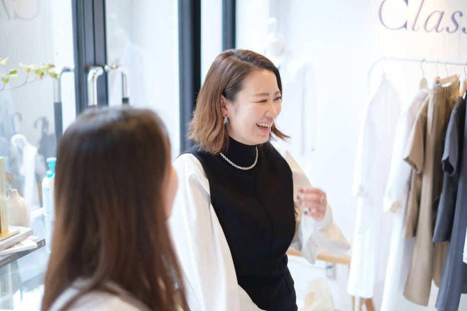 【店舗】月37.5万〜/東京駅直結！高級医療アパレル販売/ノルマ無しのカバー写真