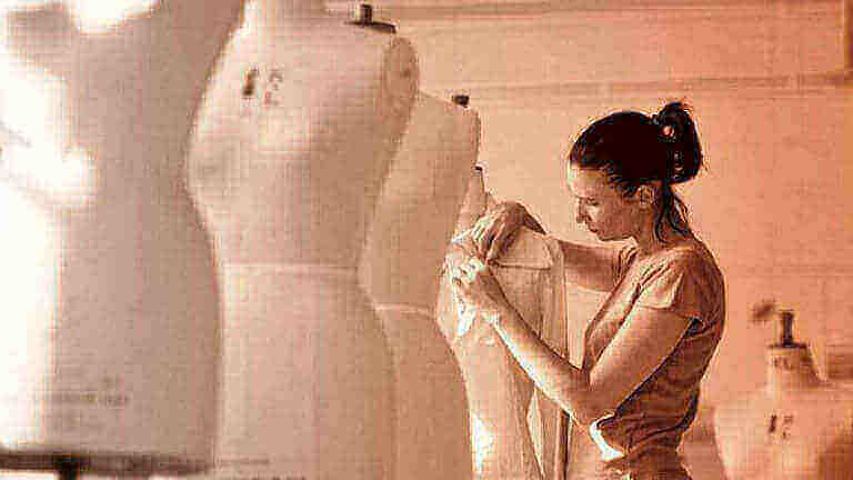 8589_ トレンドに敏なレディースアパレル【営業・販促担当】募集　のカバー写真