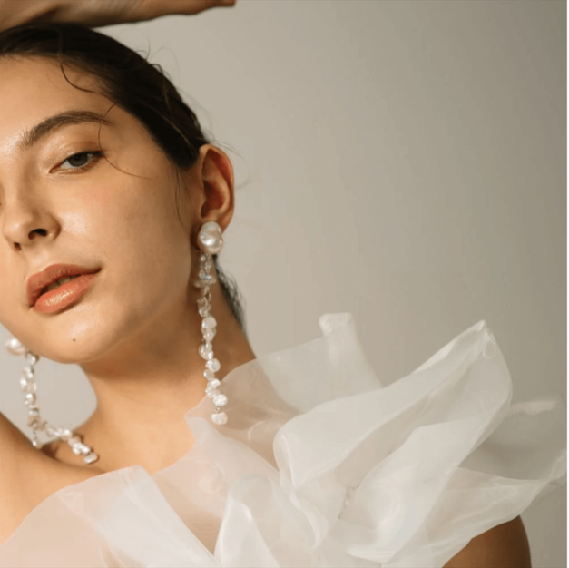 福岡オープニングスタッフ募集/ジュエリー接客販売/年収320万以上/週休2日以上のカバー写真