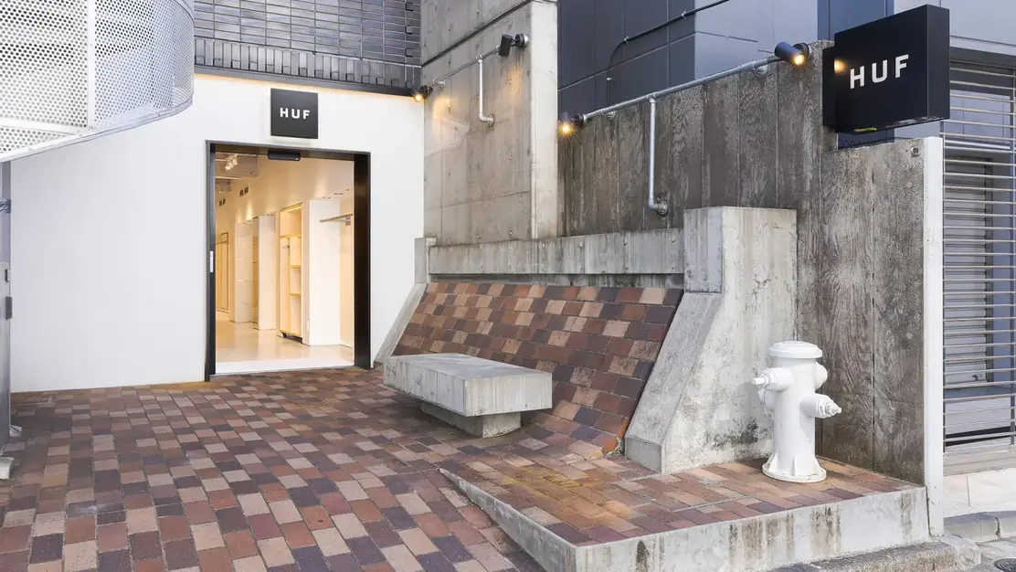 【正社員】【原宿】HUF販売スタッフ募集のカバー写真