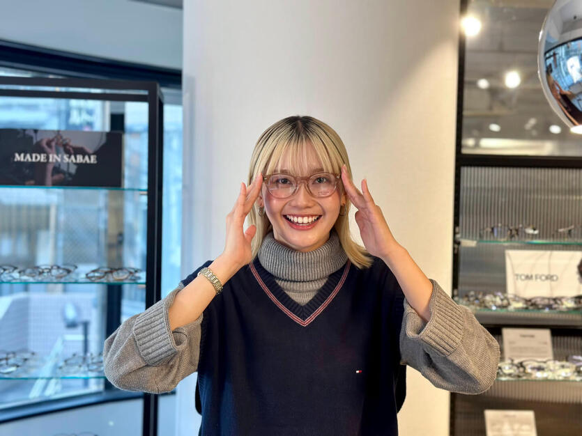 ＼バイリンガル中国語スタッフ／アイウェアスタイリスト☆未経験歓迎のカバー写真