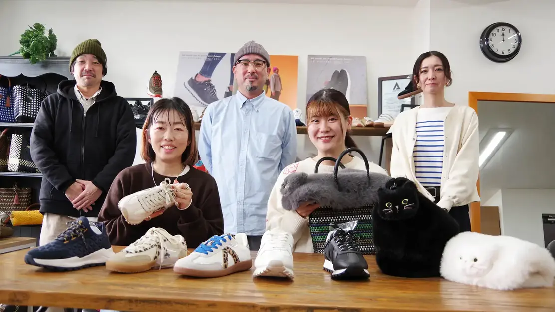 経験者歓迎 シューズ＆バッグ 【既存顧客担当のルーティン営業】 年間休日123日のカバー写真