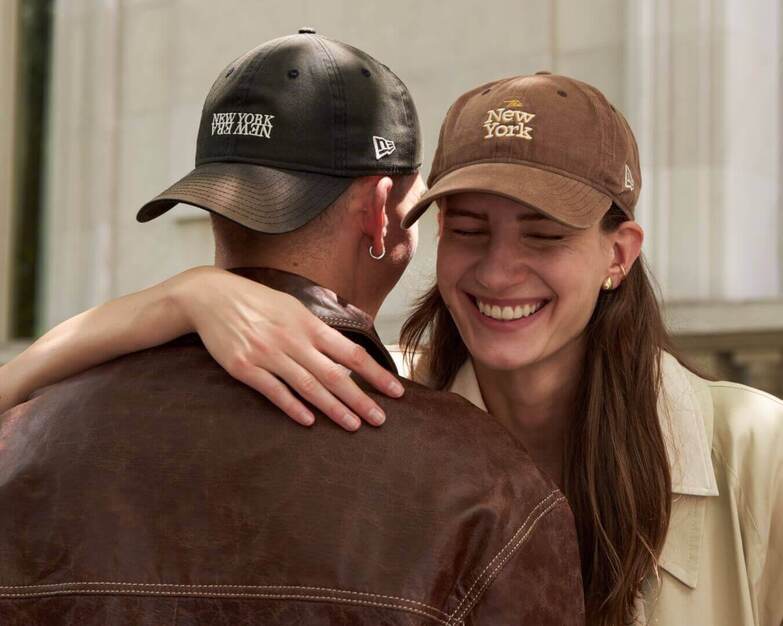 【年棒330万円～高待遇】直営店 ニューエラ新宿サウス ストアスタッフ募集！のカバー写真