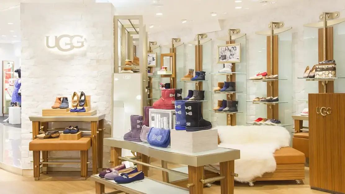 【販売】UGGの温もりは、靴だけじゃない。一緒にお店づくり／池袋東武のカバー写真